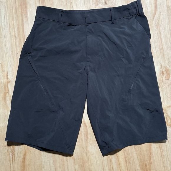 EUC LULULEMON Mountain Side Short Men's Shorts Color Black Size 33 Slash Pockets - Picture 1 of 7